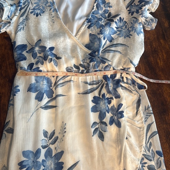 Blue floral wrap dress - Picture 4 of 8